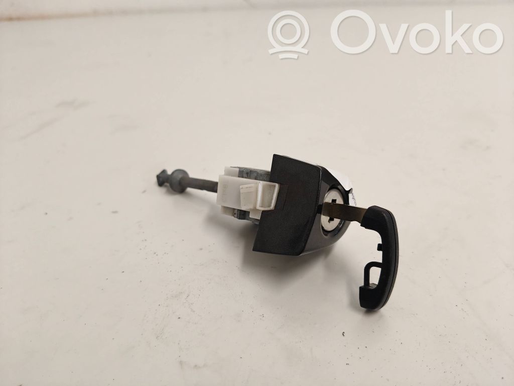 BMW 3 F30 F35 F31 Wkładka zamka drzwi przednich 