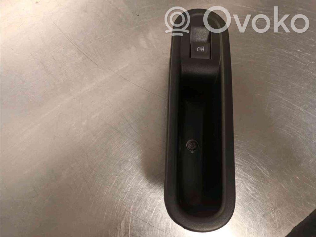 Renault Twingo III Interruptor del elevalunas eléctrico 