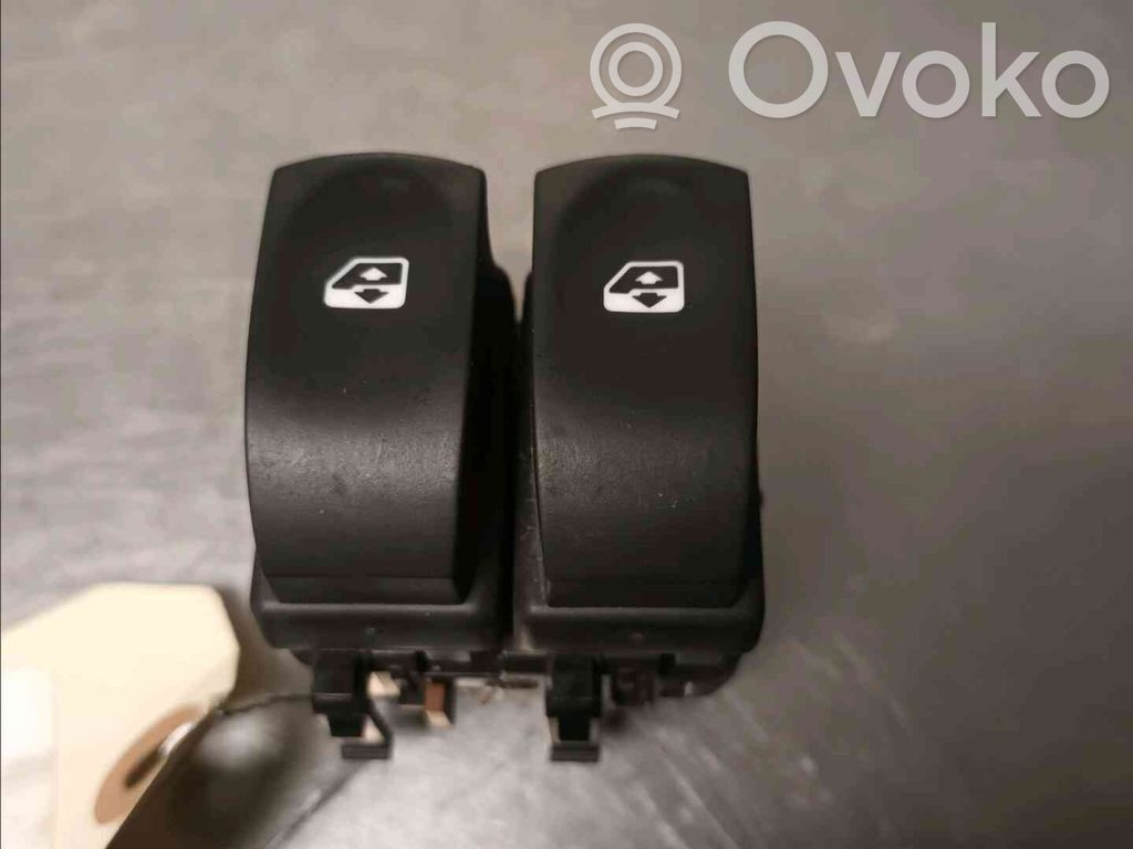 Renault Clio III Electric window control switch 