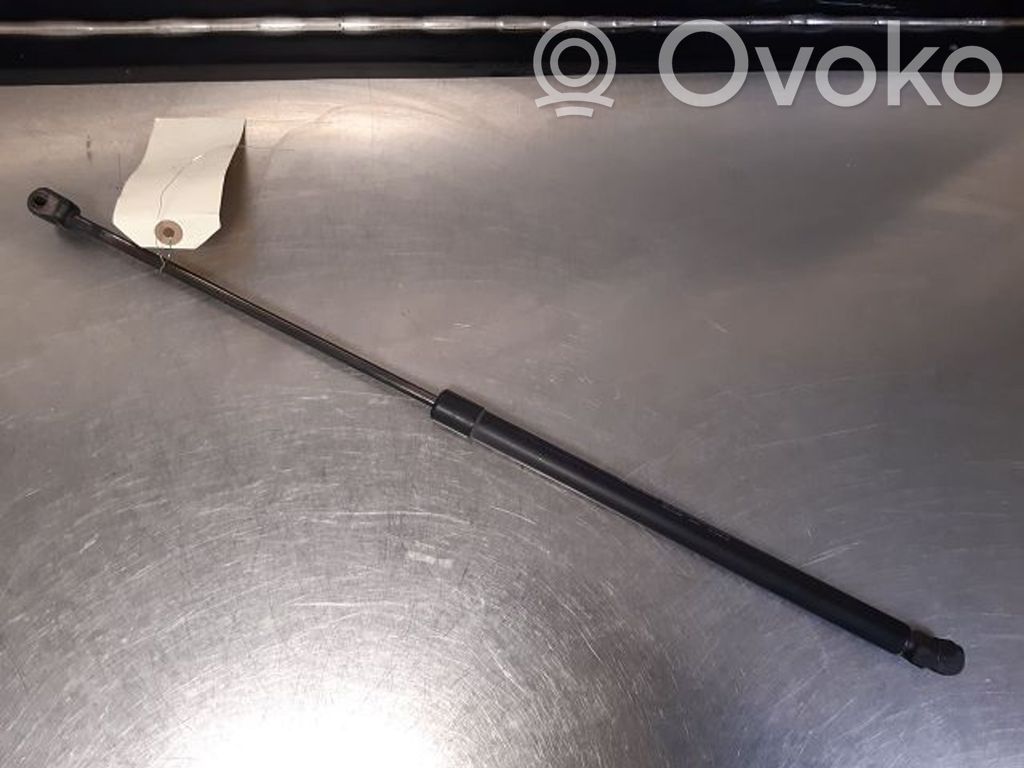 Hyundai i30 Tailgate strut 