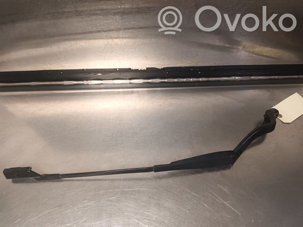 Ford S-MAX Front wiper blade arm 