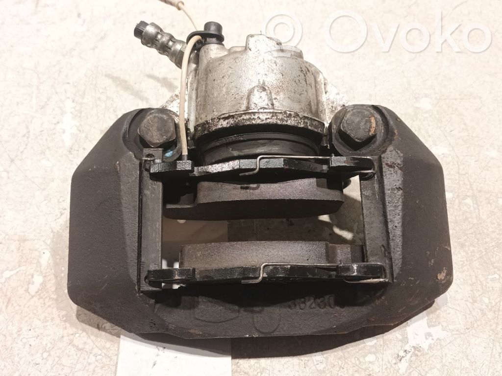 Peugeot 205 Zacisk hamulcowy przedni 