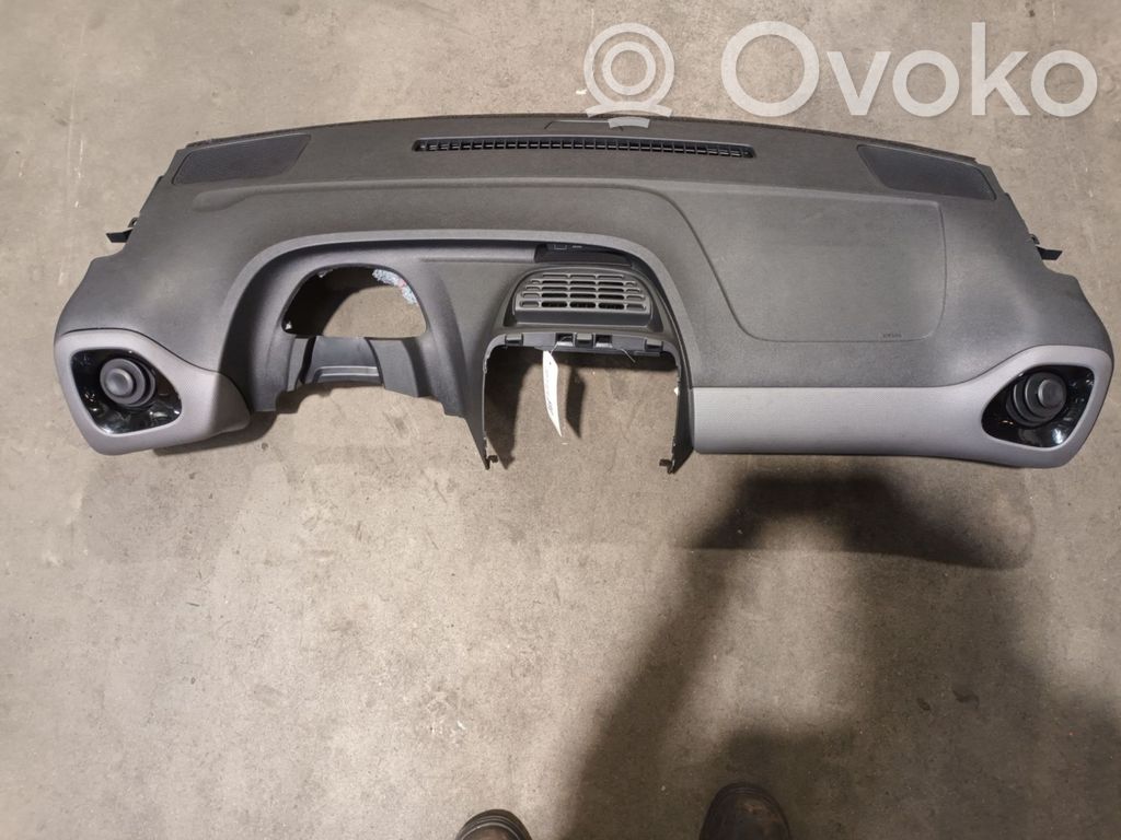 Peugeot 108 Deska rozdzielcza 