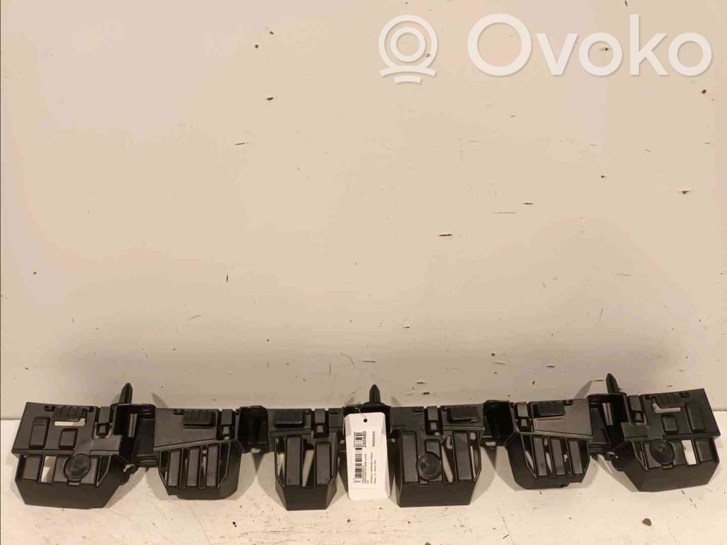 Renault Megane E-Tech Aizmugurē bampera balka 