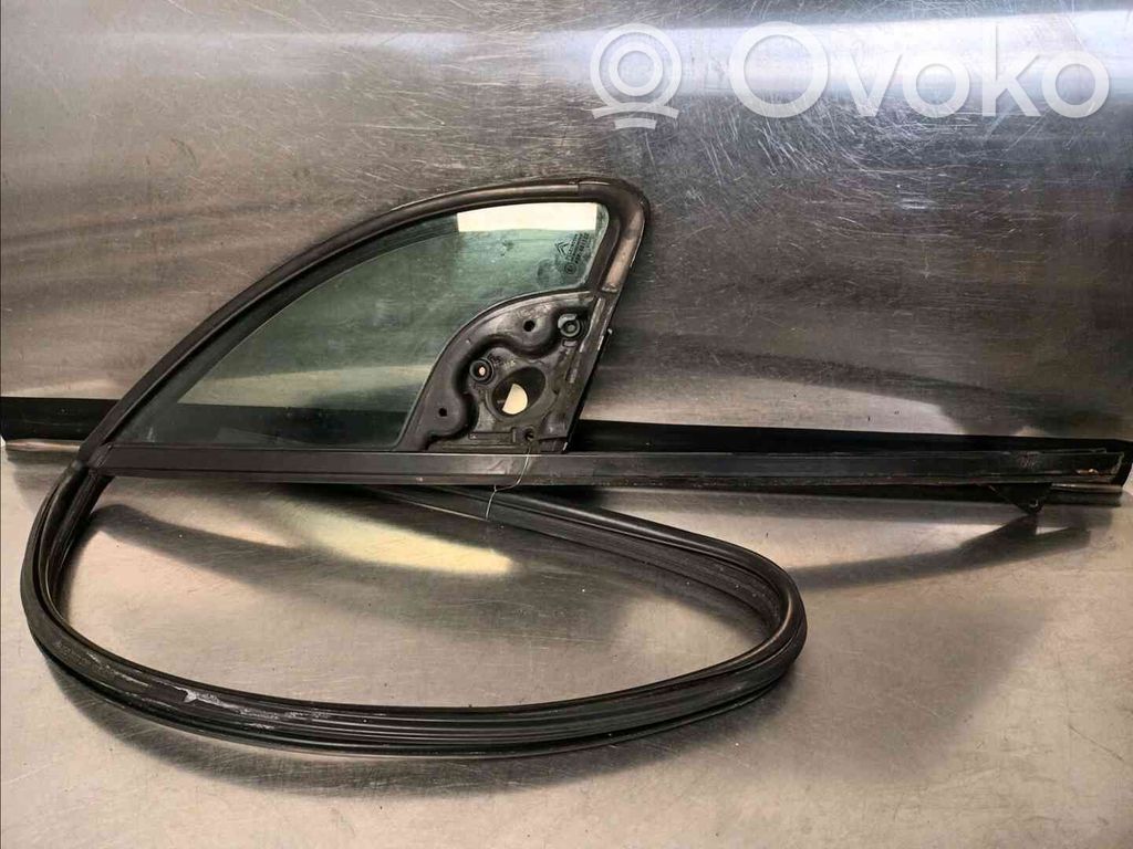 Citroen C3 Rear side window 