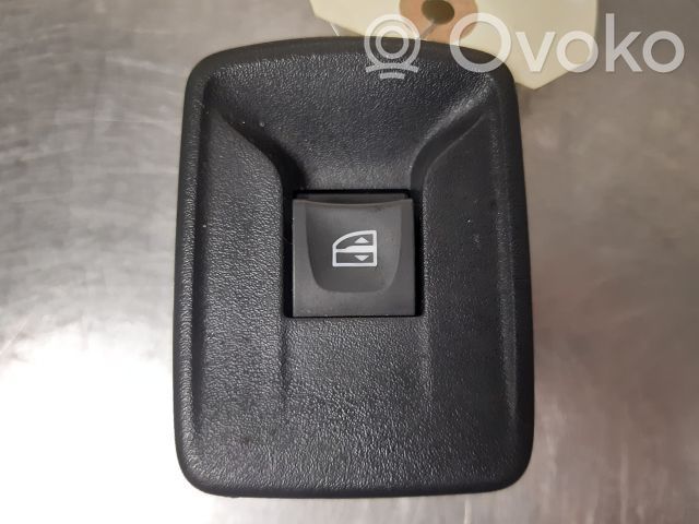 Renault Sandero II Electric window control switch 
