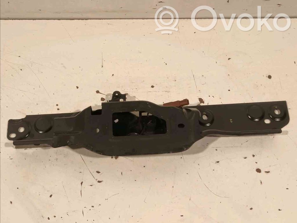 Opel Corsa E Верхняя часть панели радиаторов (телевизора) 