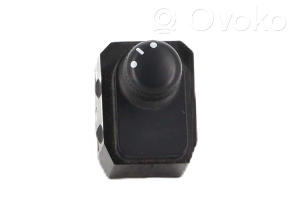 Suzuki Swift III Wing mirror switch 