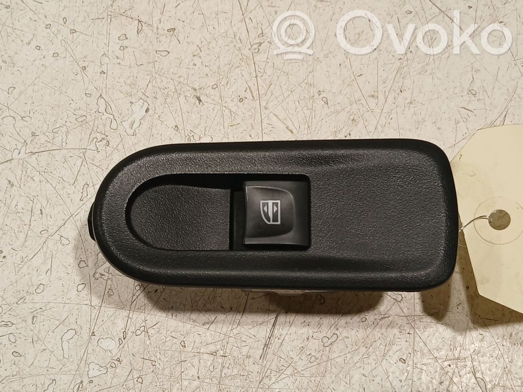 Renault Dacia Duster Electric window control switch 