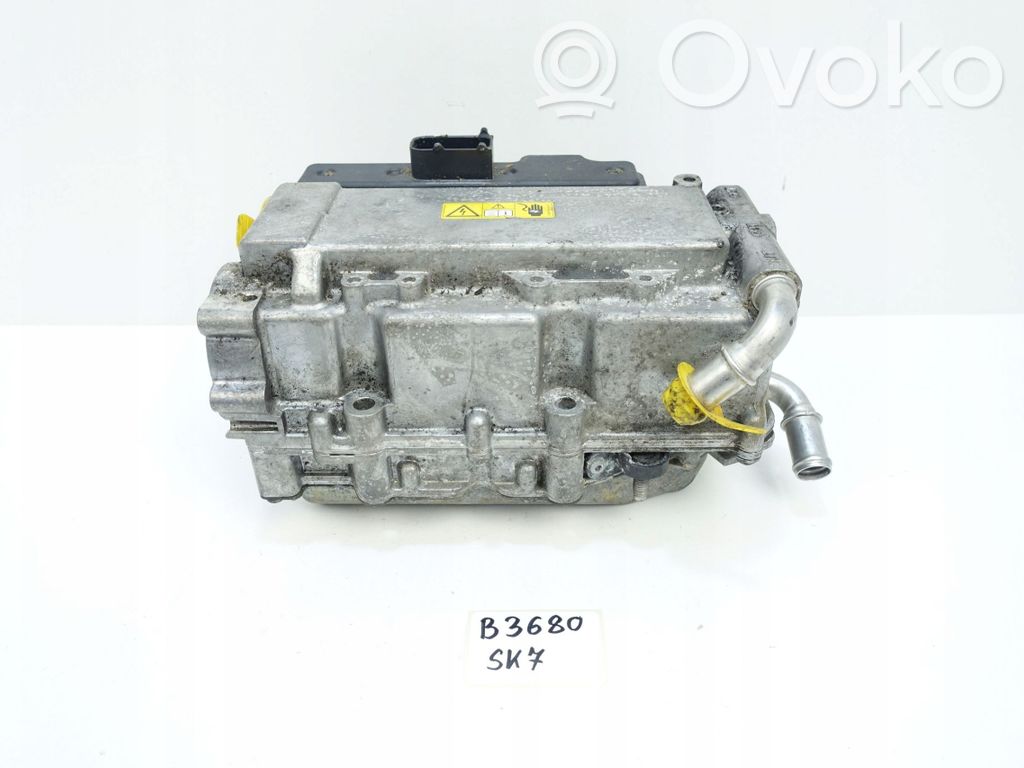 Inversor/convertidor de voltaje   A2139008926,A2139008926