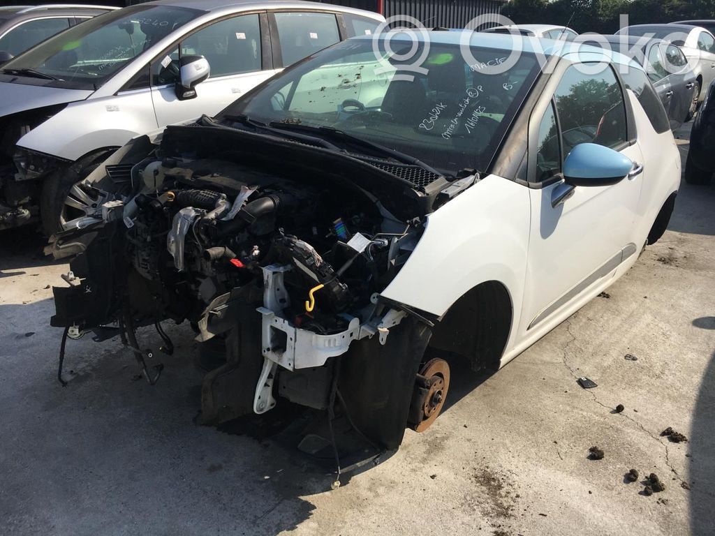 Citroen DS3 Priekinė svirtis 