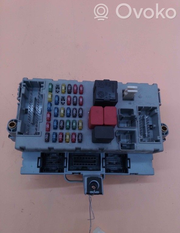 Fiat Punto (188) Módulo de fusible 