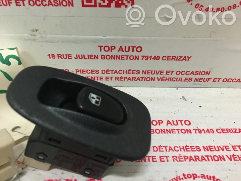 Hyundai Accent Interruptor del elevalunas eléctrico 