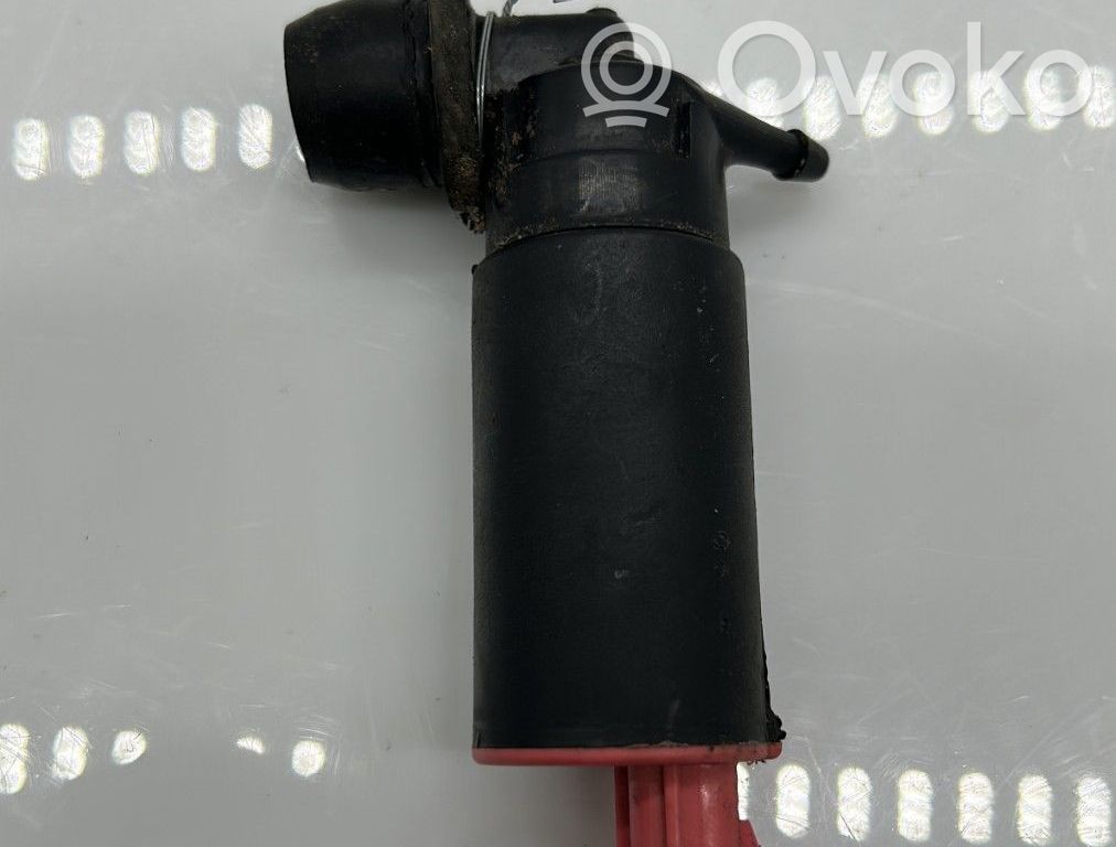 Land Rover Freelander Windscreen/windshield washer pump 