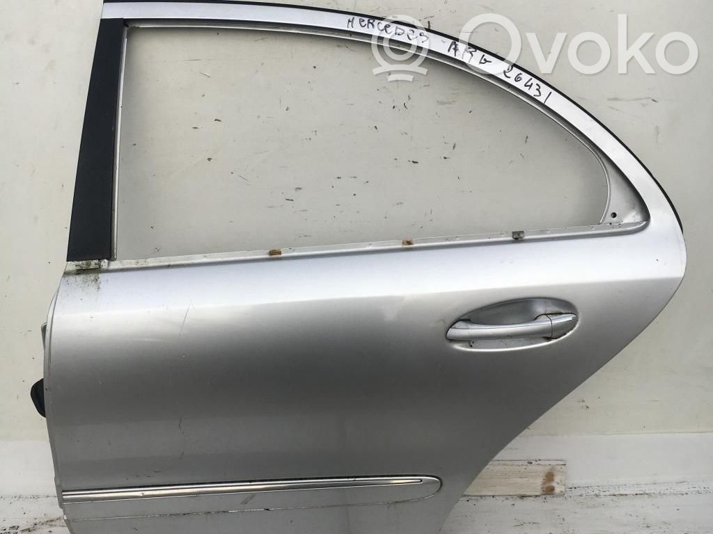 Mercedes-Benz E W211 Puerta trasera 