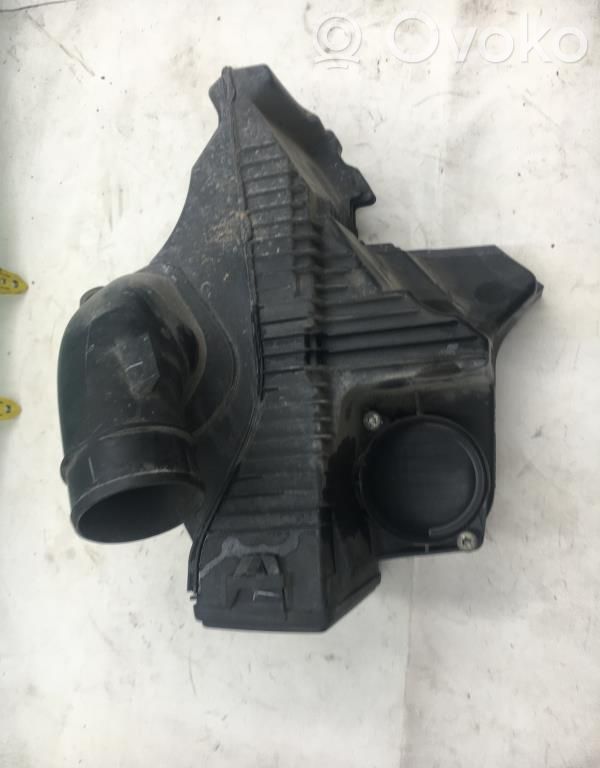 Nissan Note (E11) Air filter box 