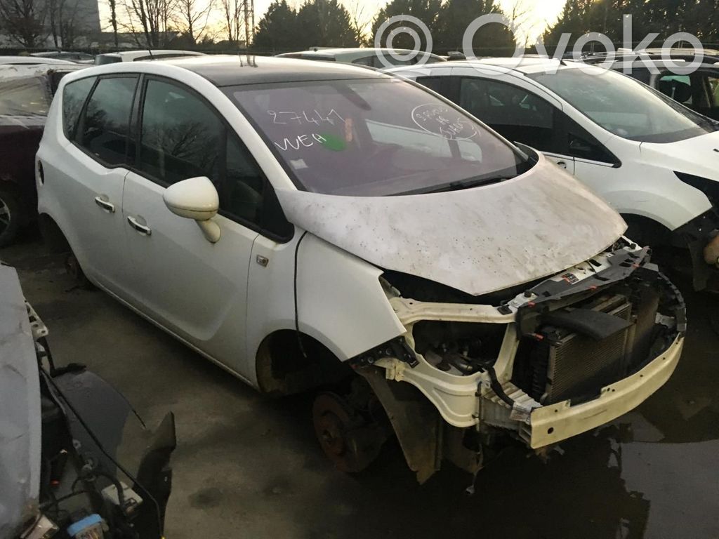 Opel Meriva B Braccio di controllo sospensione anteriore 