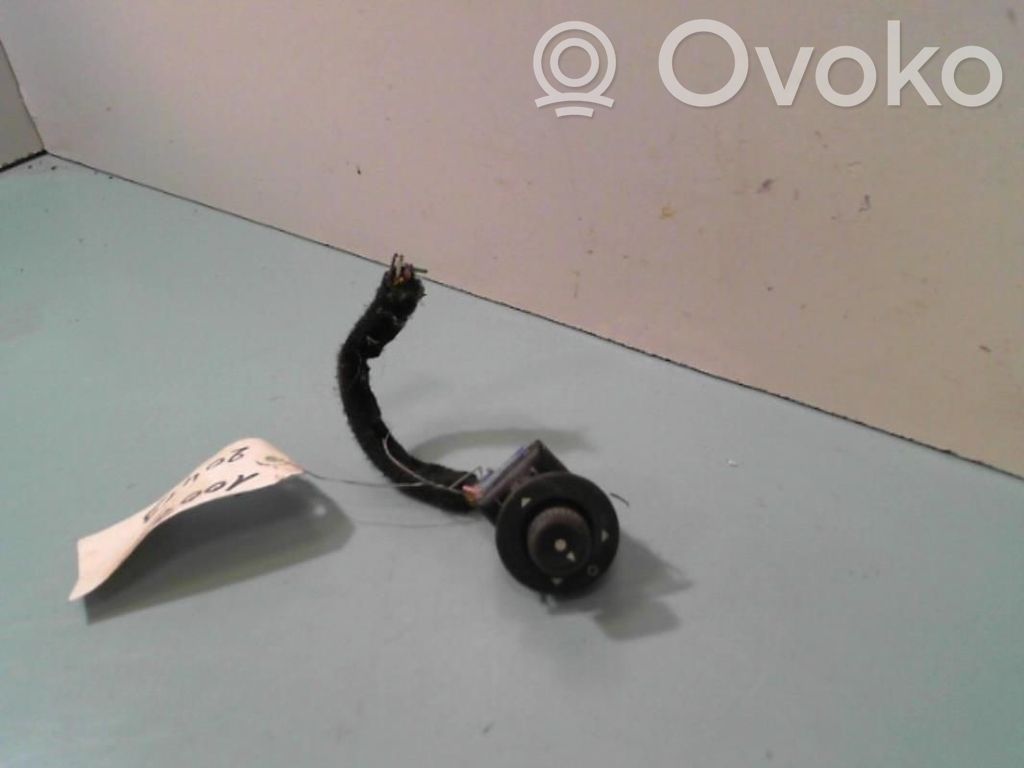 Peugeot 1007 Wing mirror switch 
