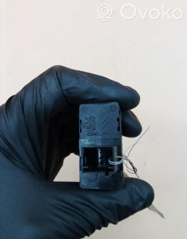 Peugeot 308 Electric window control switch 