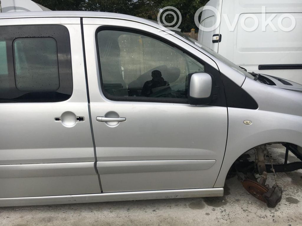 Peugeot Expert Front wiper blade arm 