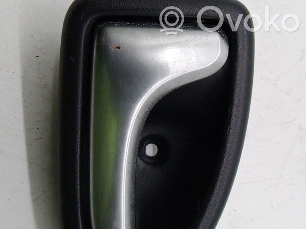 Renault Clio II Manecilla interna puerta trasera 