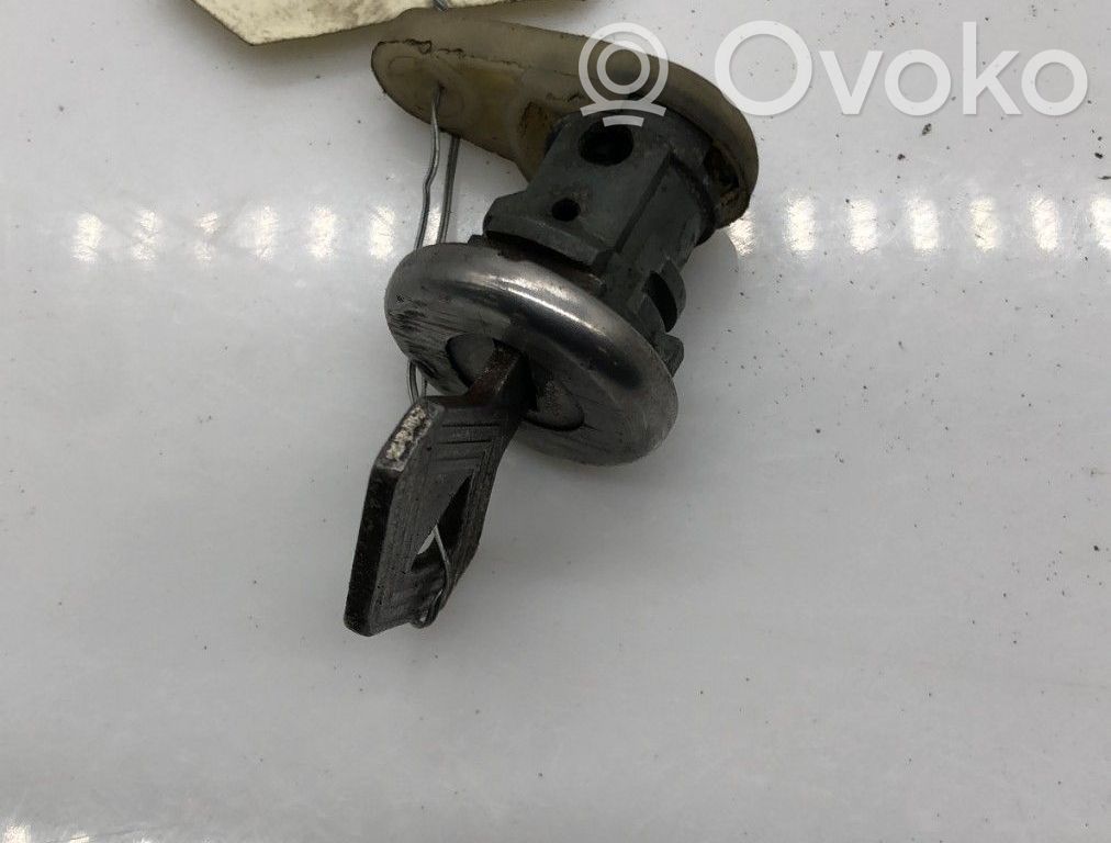 Renault Express Front door lock (next to the handle) 