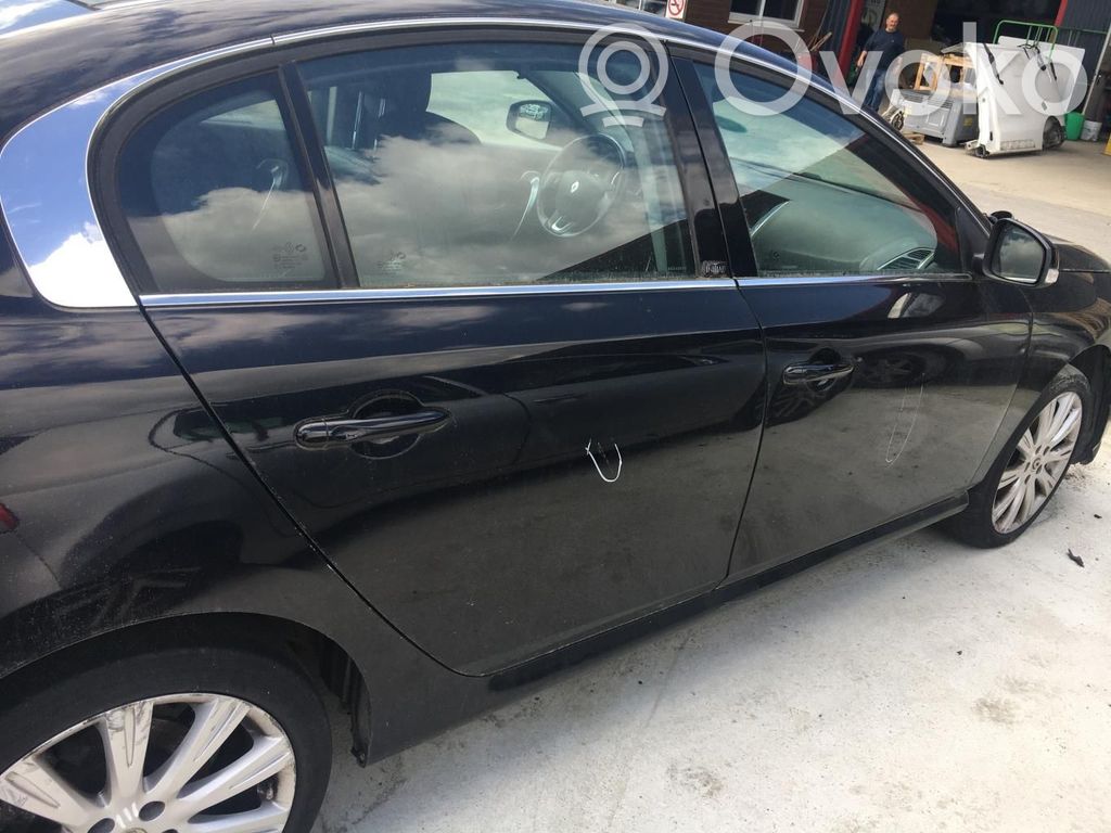 Renault Latitude (L70) Puerta trasera 
