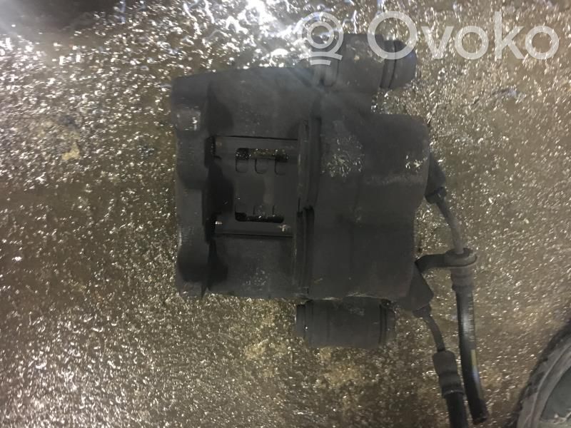Renault Master II Zacisk hamulcowy przedni 