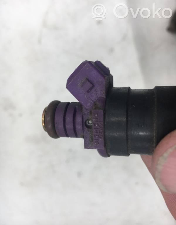 Renault Twingo I Inyector de combustible 