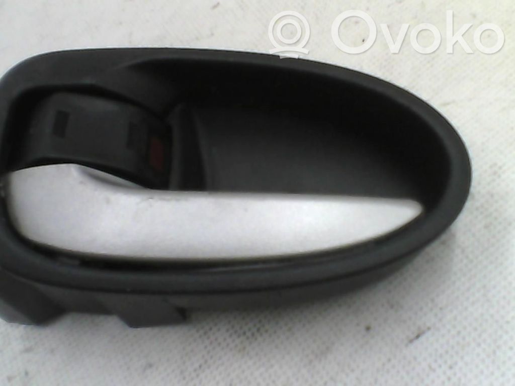 Toyota Yaris Manecilla interna puerta trasera 