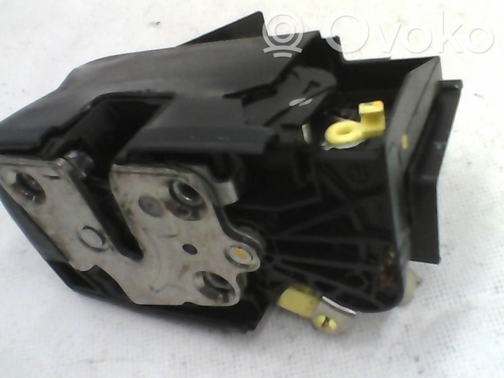 Dacia Sandero Etuoven lukko 