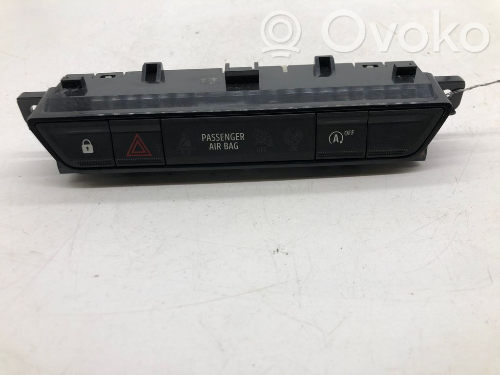Dacia Sandero III Botón interruptor de luz de peligro 
