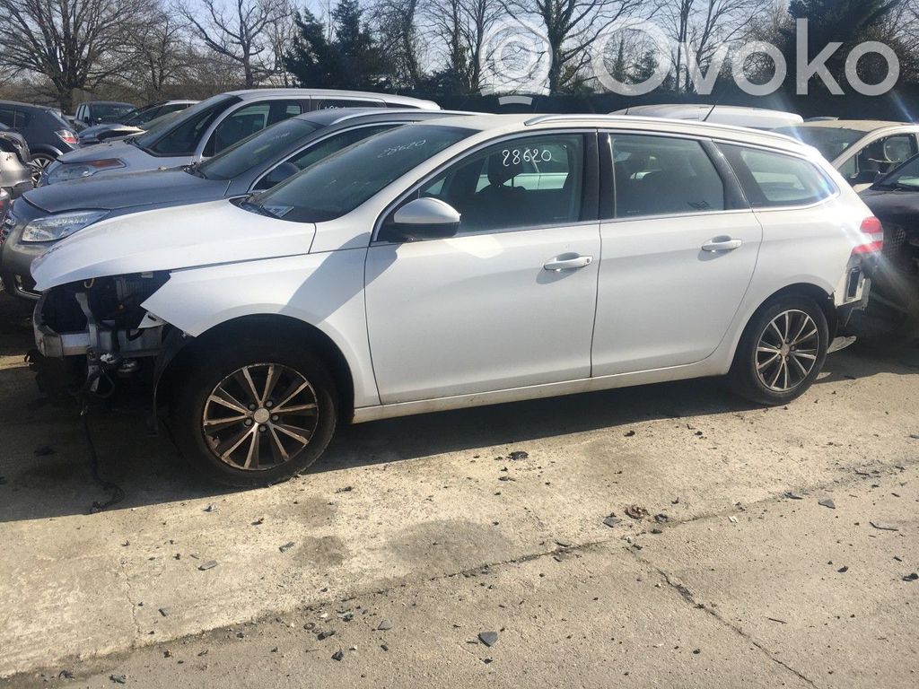 Peugeot 308 Priekinis pusašis 