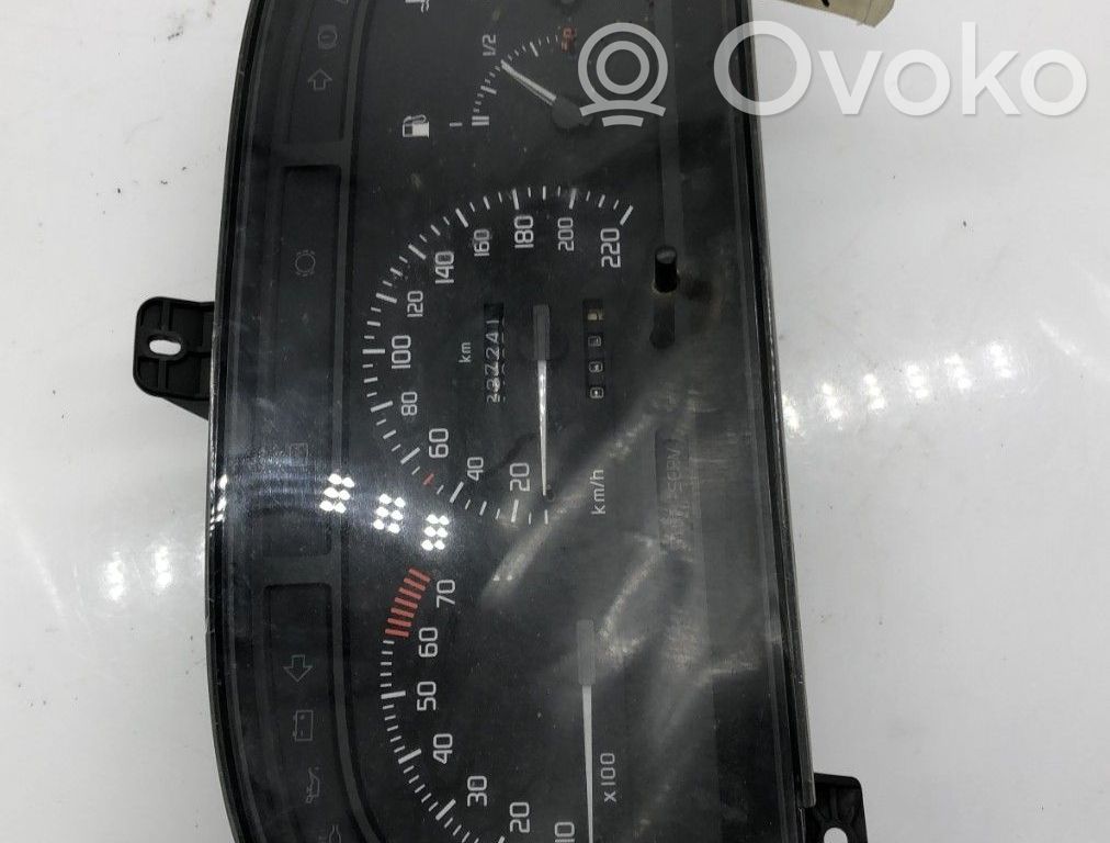 Renault Laguna I Speedometer (instrument cluster) 