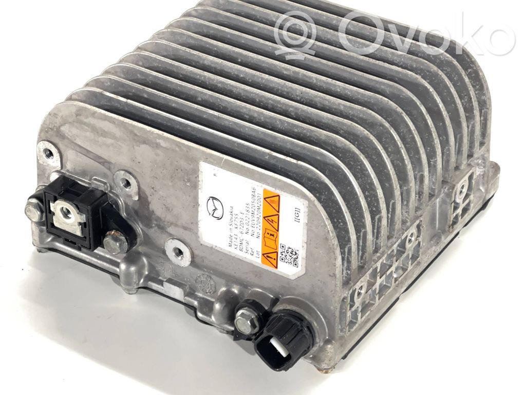 Mazda CX-30 Voltage converter inverter 