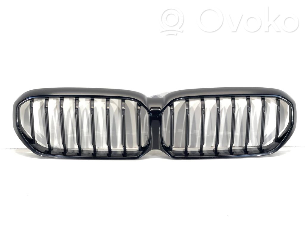 Atrapa chłodnicy / Grill   511318517811,18517811