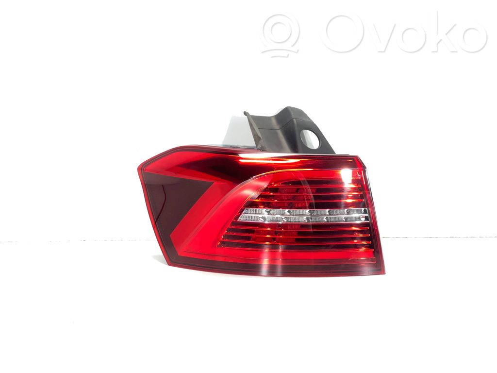 Volkswagen PASSAT Lampă spate în caroserie 