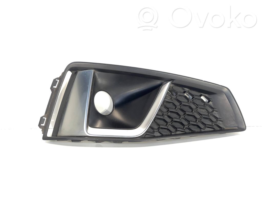 Audi A4 S4 B9 8W Unteres Gitter dreiteilig vorne 