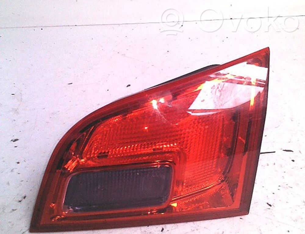 Opel Astra J Lampy tylnej klapy bagażnika 