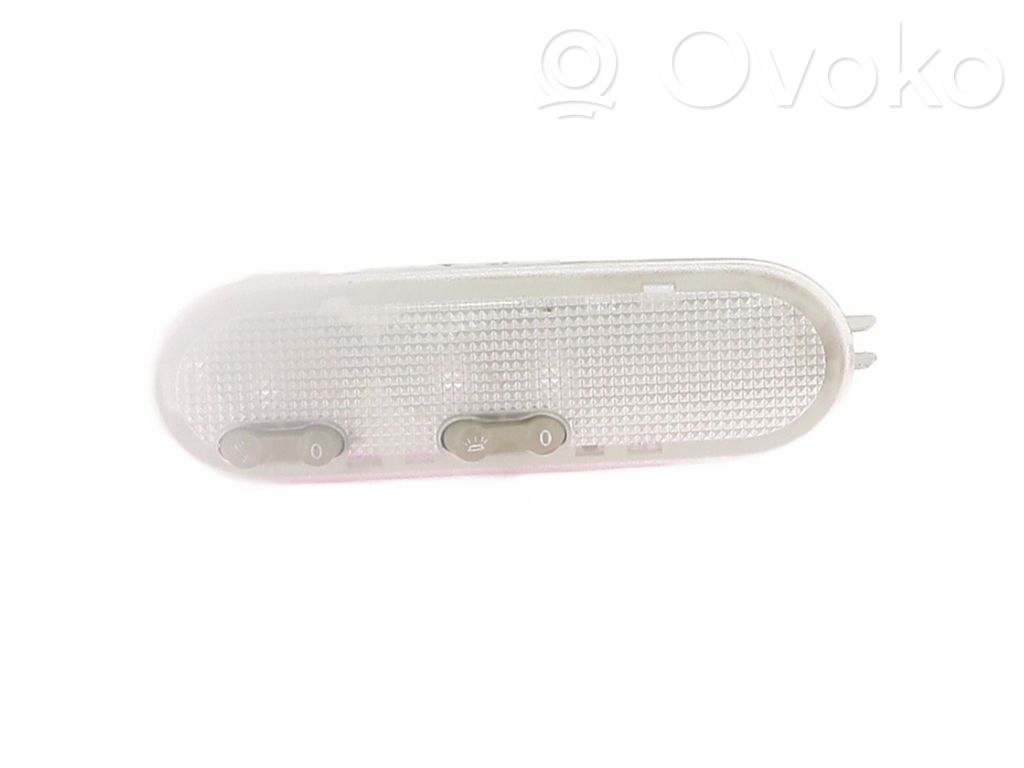 Etuistuimen valo