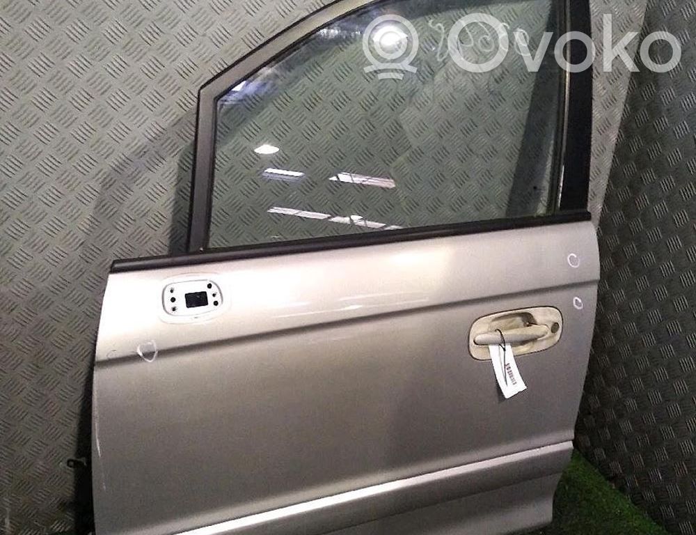 Hyundai Trajet Puerta delantera 