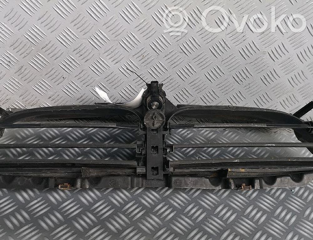 Front bumper lip