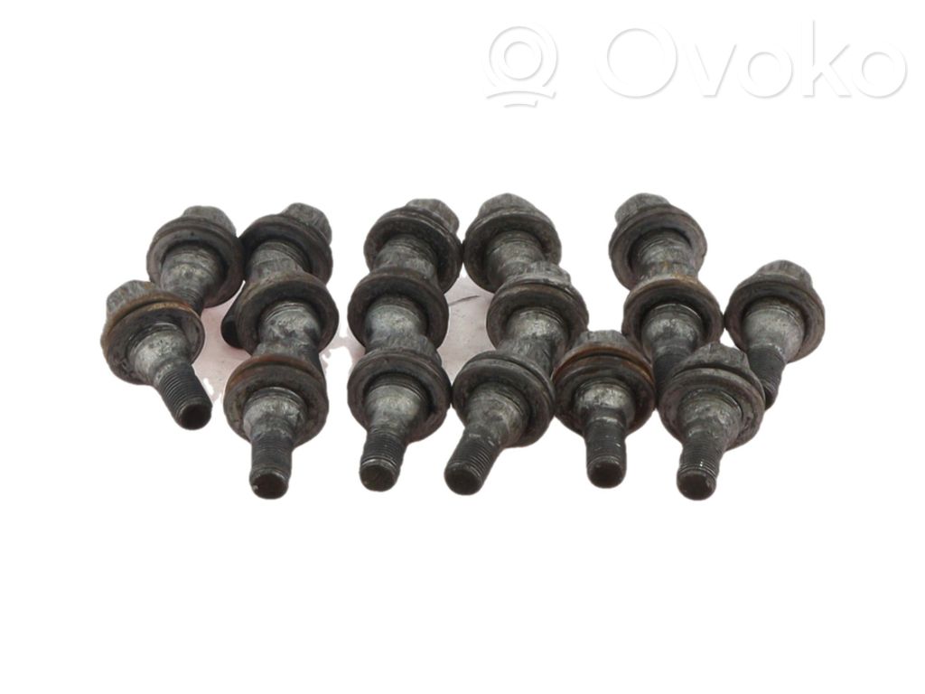 Mutterit/pultit   1692647680