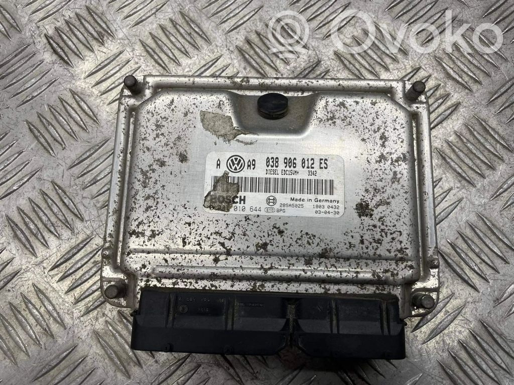 Volkswagen Golf IV Engine control unit/module 
