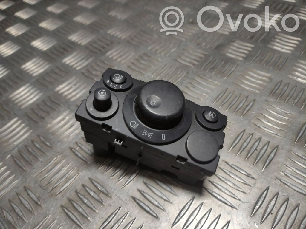 Opel Astra H Light switch 