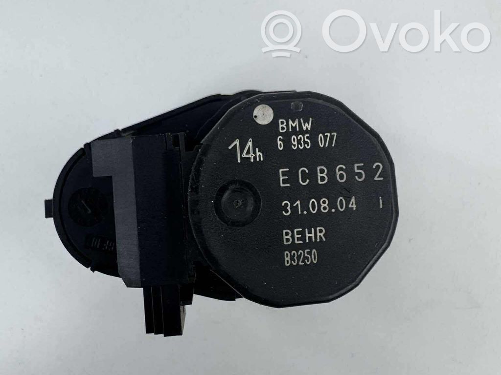 BMW 7 E65 E66 Oro sklendės varikliukas 