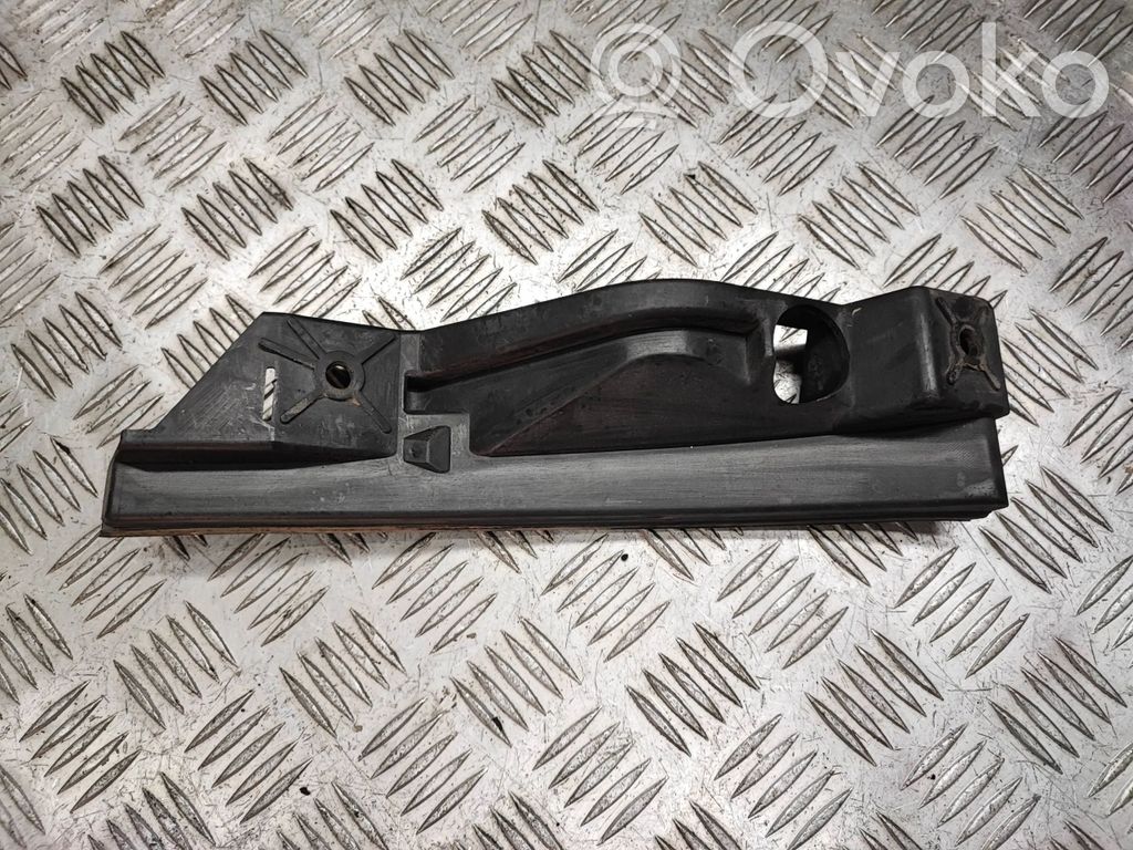 Volkswagen Touran I Soporte del parachoques delantero 