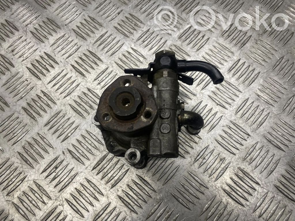 Volkswagen Golf IV Power steering pump 