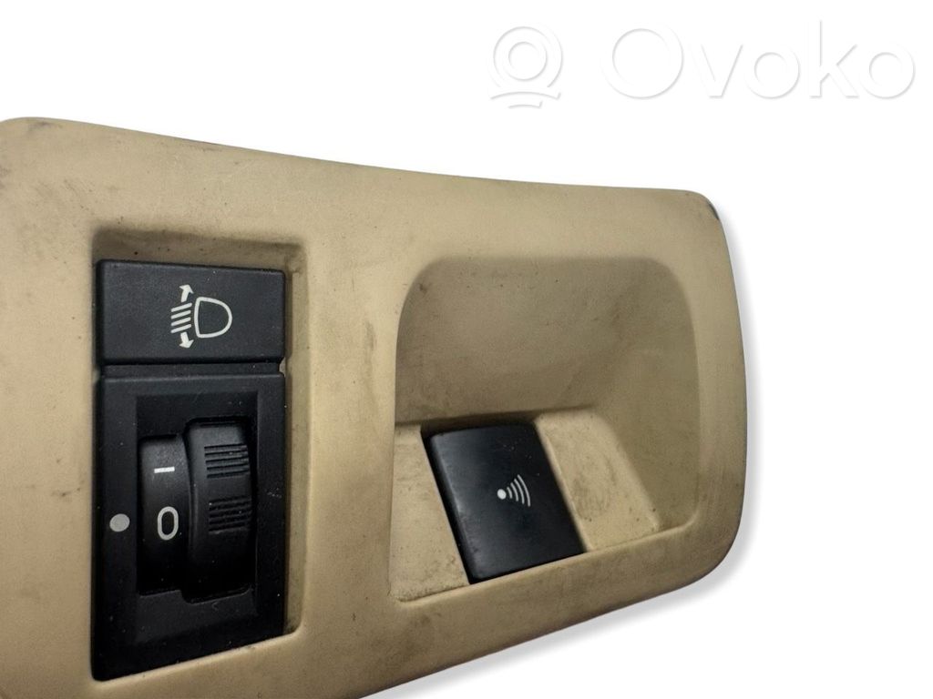 Peugeot 607 Headlight level height control switch 
