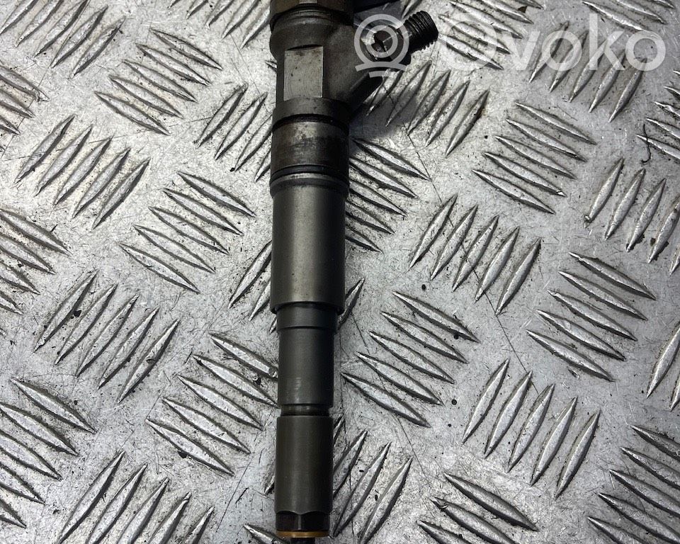 Fuel injector   0445110